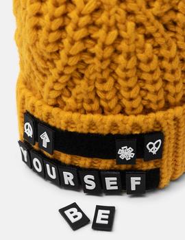 Gorro Desigual Messages mostaza