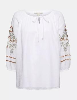 Blusa Esprit con bordado blanco