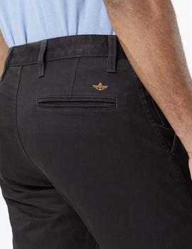 Pantalón Dockers Alpha Original Khaki Slim negro