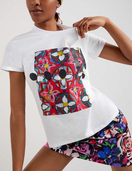 Camiseta store blanca desigual
