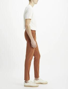 Pantalón Dockers Alpha Khaki 360 skinny marrón