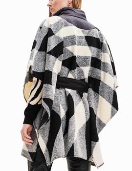 Poncho Desigual cuadros