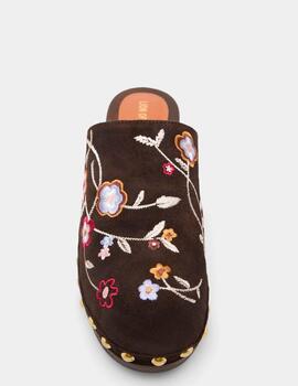 Zueco Lion of Porches bordados florales