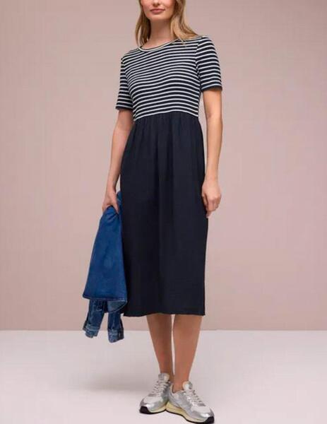 Gallery a17552 e9vivbaw